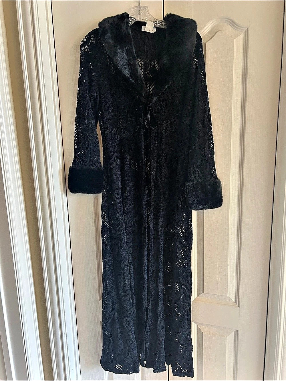 Black Lace Coat with Faux Fur Collar Size Small Like New